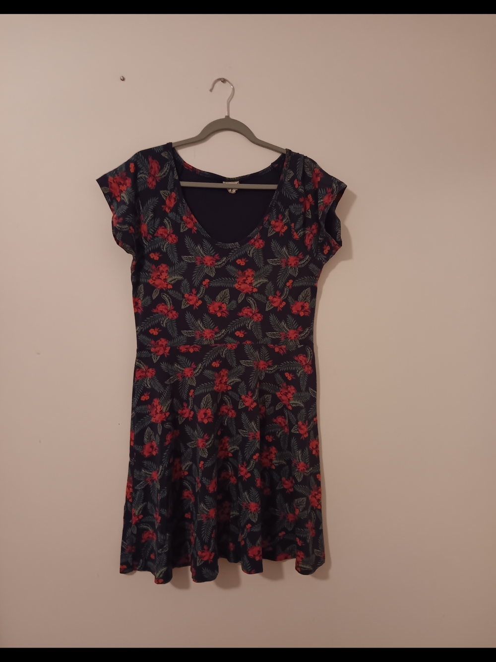 Mata Traders Navy Red Floral Short Sleeve Fit & Flare Dress Large - Picture 2 of 4